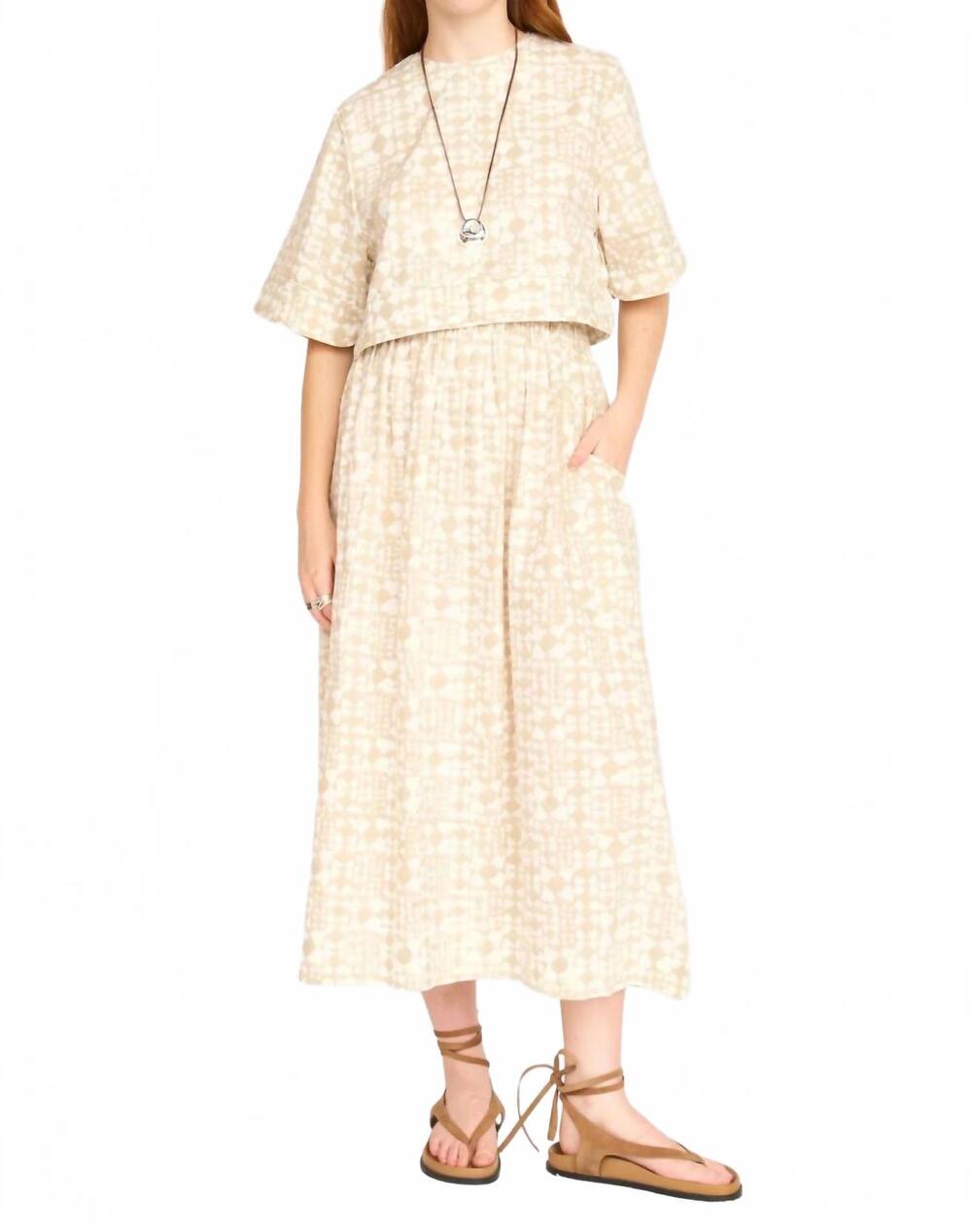 NEW MIRTH cropped field top in sandcastle